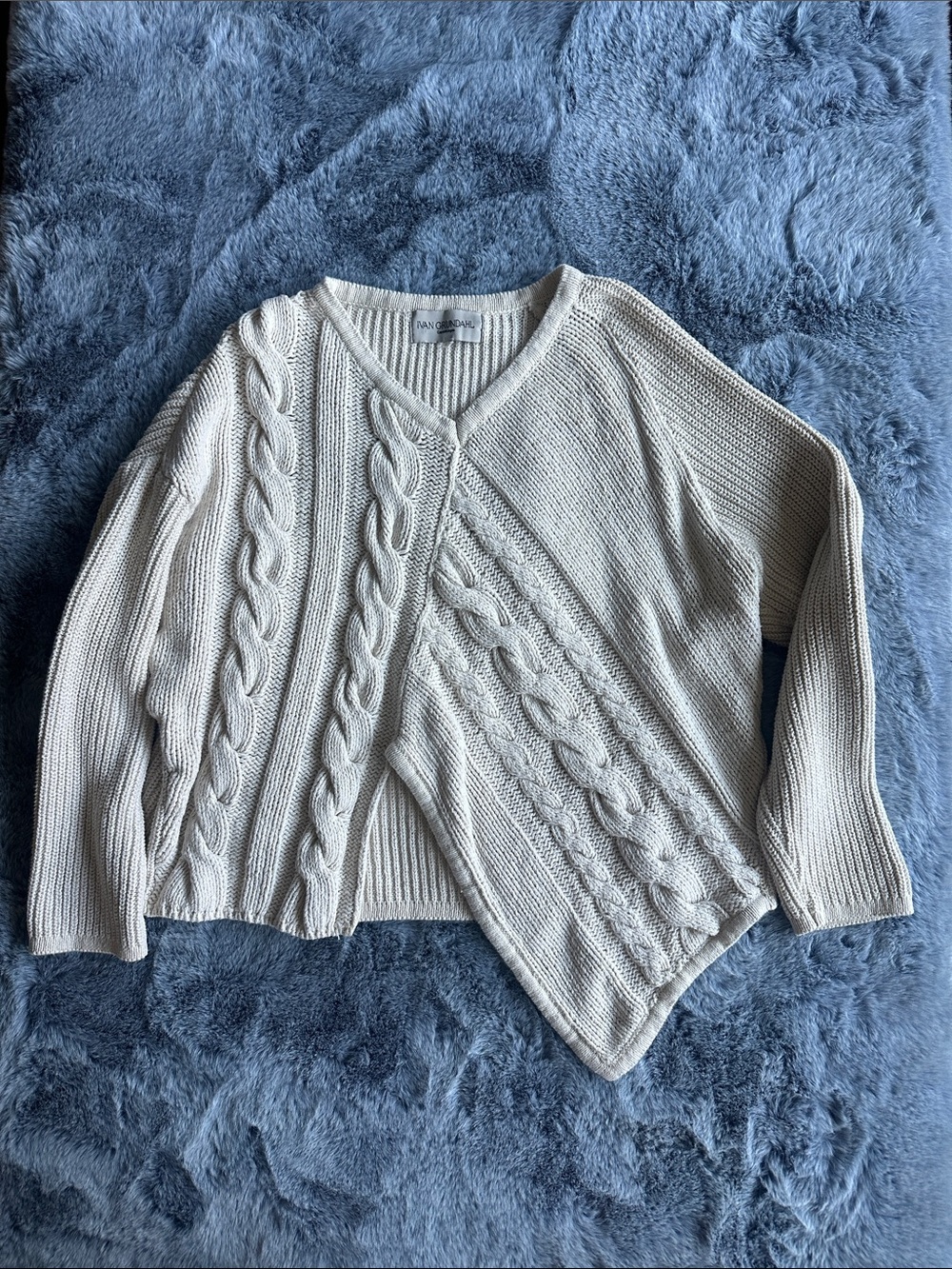 Avenue Cream Cable-Stitch V-Neck Sweater